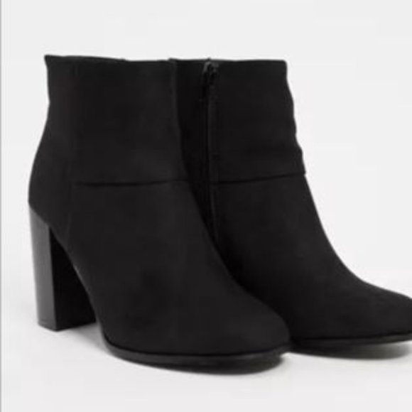 Stack-heeled Ankle Boots - Picture 1 of 3